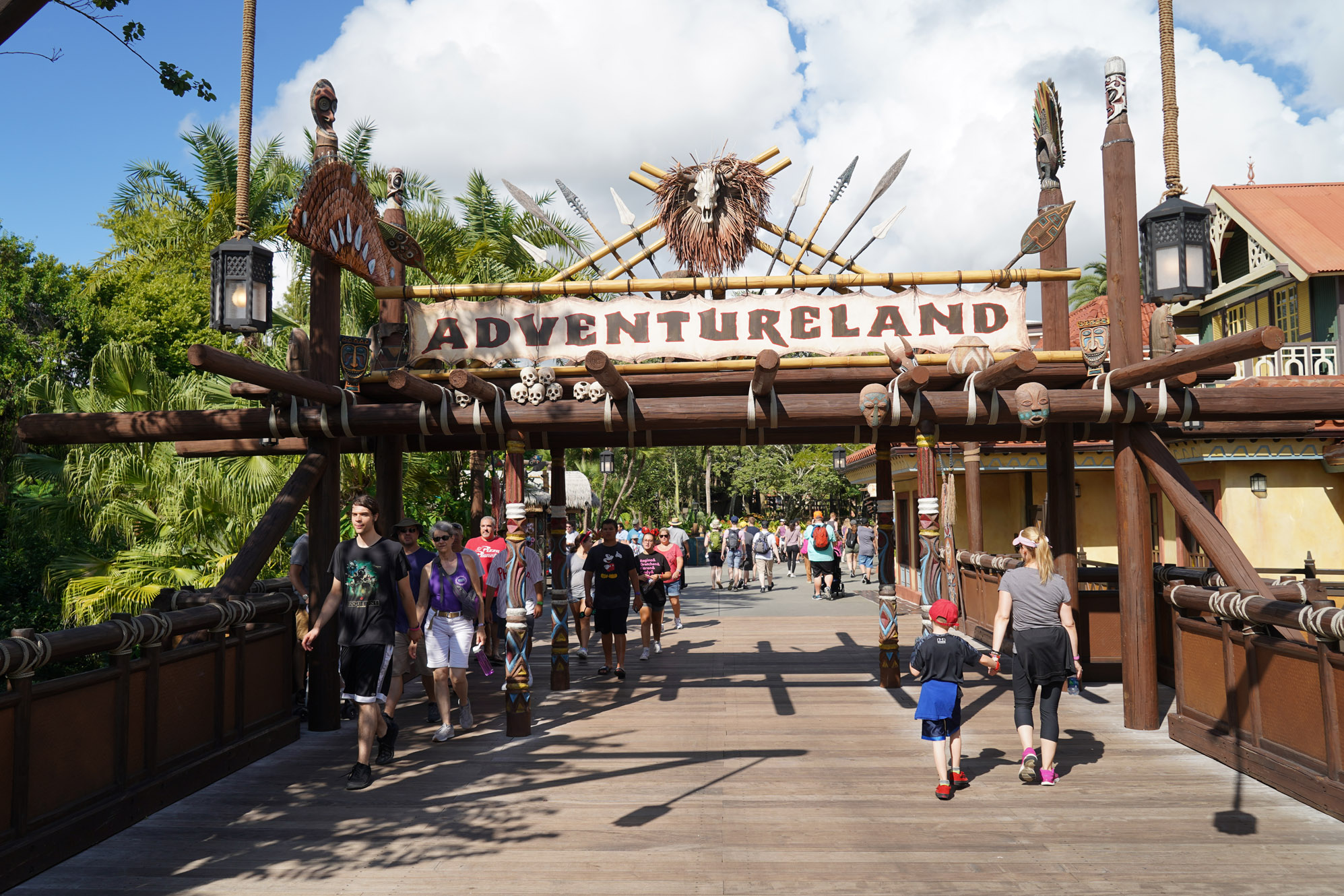 What is Disney Genie? [Genie+ and Lightning Lane Options]