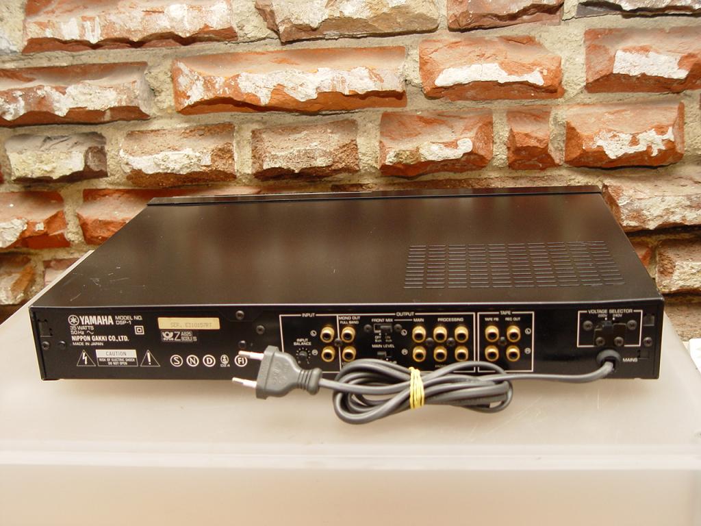 YAMAHA オーディオ機器　M-35 DSP-1 Yamaha DSP-1 Surround Processor w/ Remote and Matching M-35