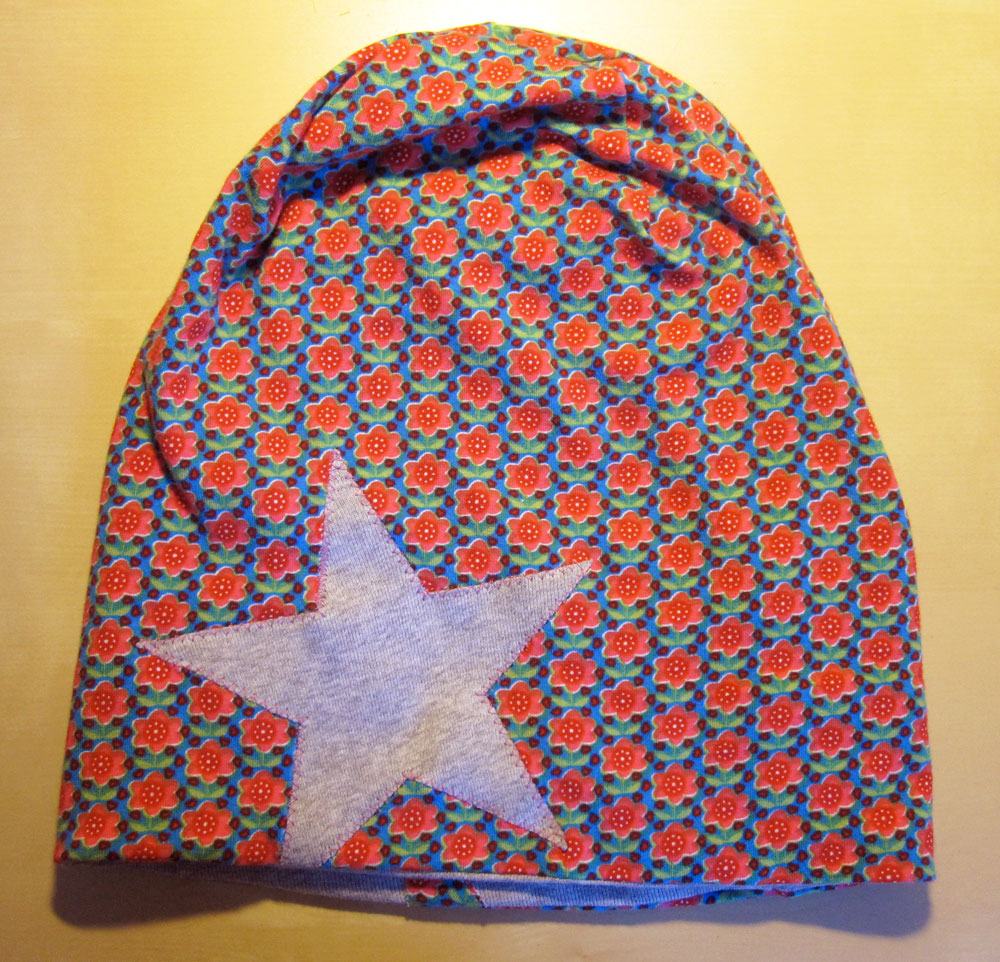 Wende-Beanie: Blumenseite