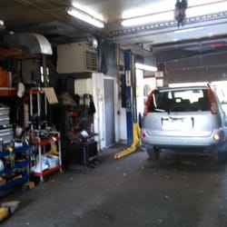 Shop scene at Main Auto Repair Toronto