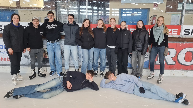Gleiten in den Frühling: Das Alexander-von-Humboldt-Gymnasium on Ice