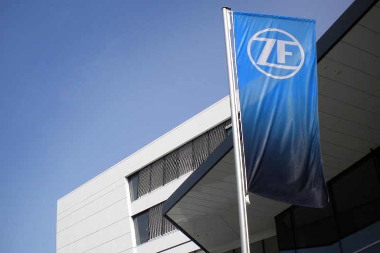 ZF-Vorstand und Arbeitnehmervertretung einigen sich auf Fahrplan für die Zukunft der Division Pkw-Antriebstechnik