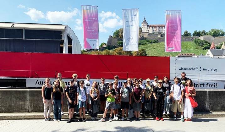 Die KinderUni Bad Neustadt war zu Gast auf der MS Wissenschaft in Würzburg