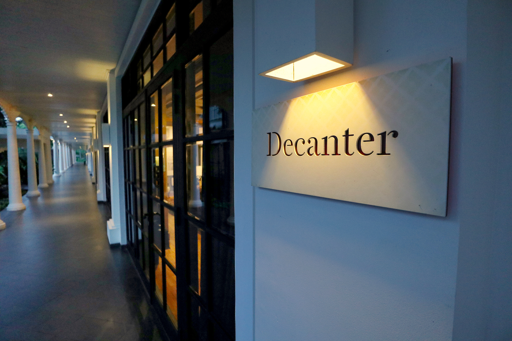 Decanter. (Photo: MainlyMiles)