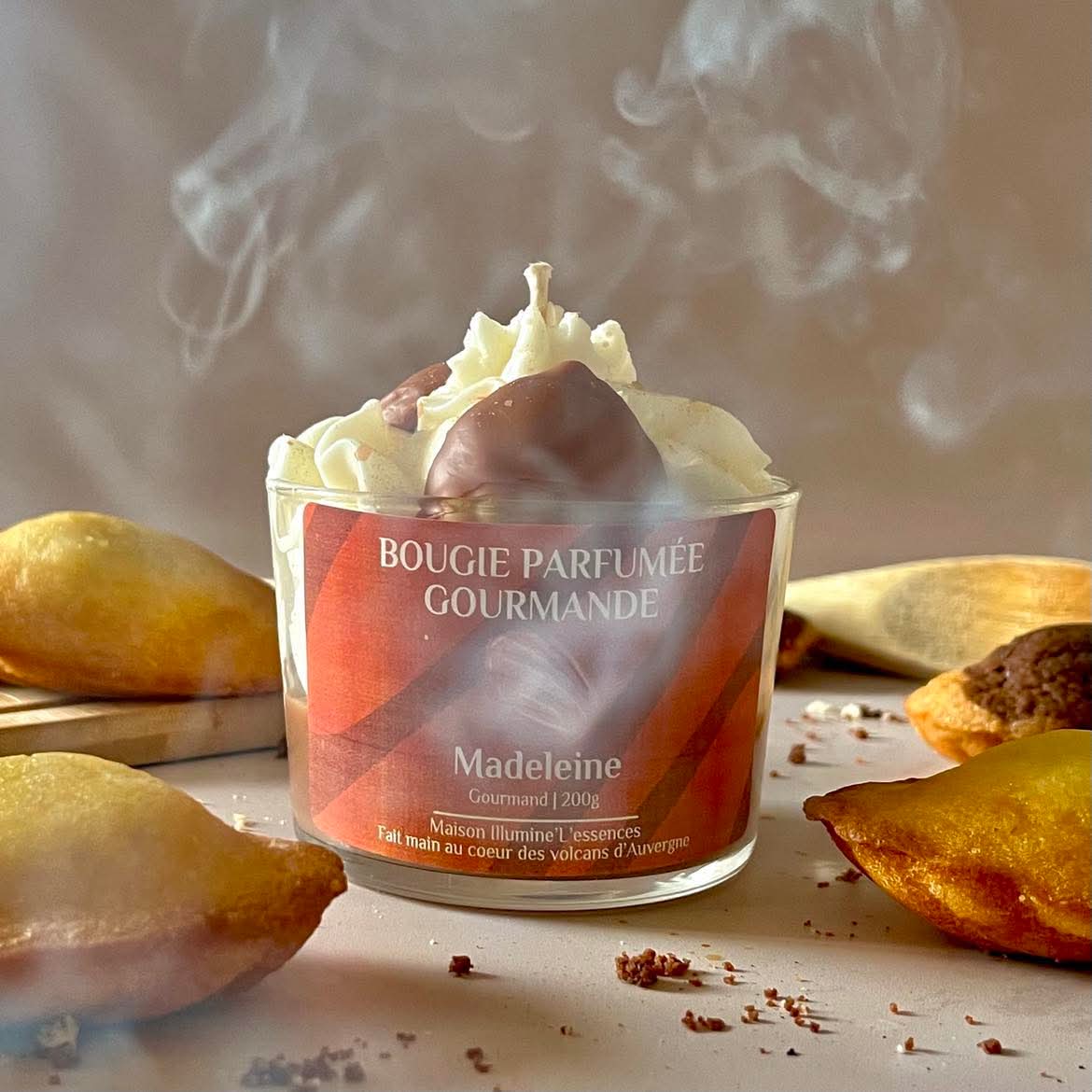 Pourquoi ma bougie produit de la fumée noire ? Causes et solutions pour ne plus noircir l’ambiance !
