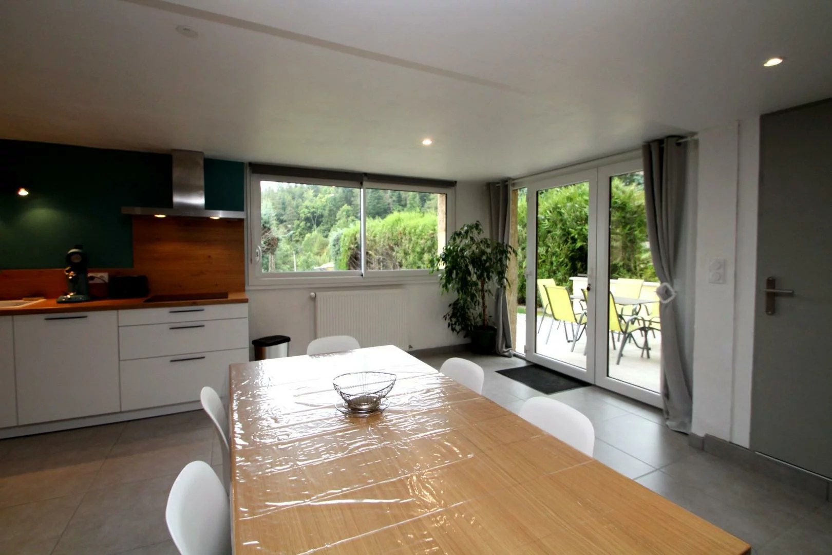 Salle à manger gite chic-chocs laye champsaur