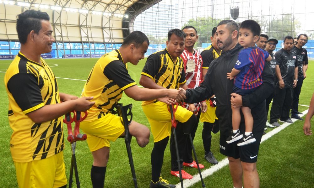 Tunku Ismail Beri Suntikan Semangat Sebanyak RM 20 Ribu Buat Harimau Kudung