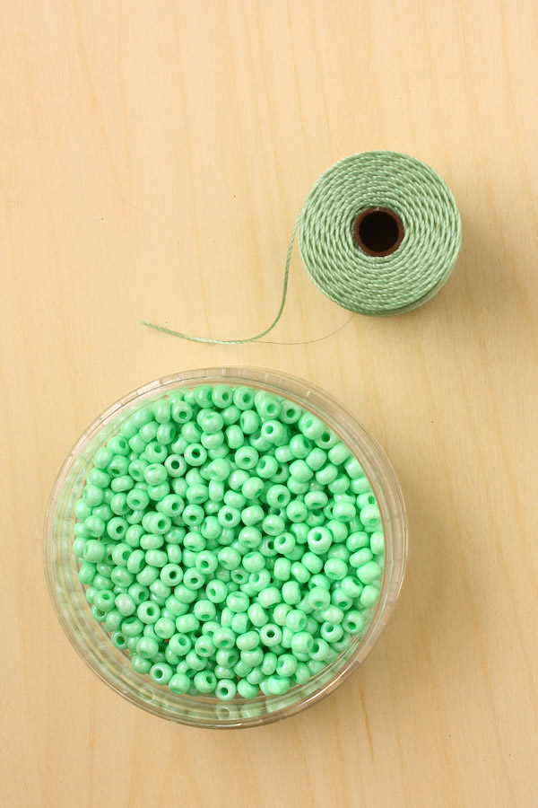 How to make a seed bead necklace DIY Tutorial
