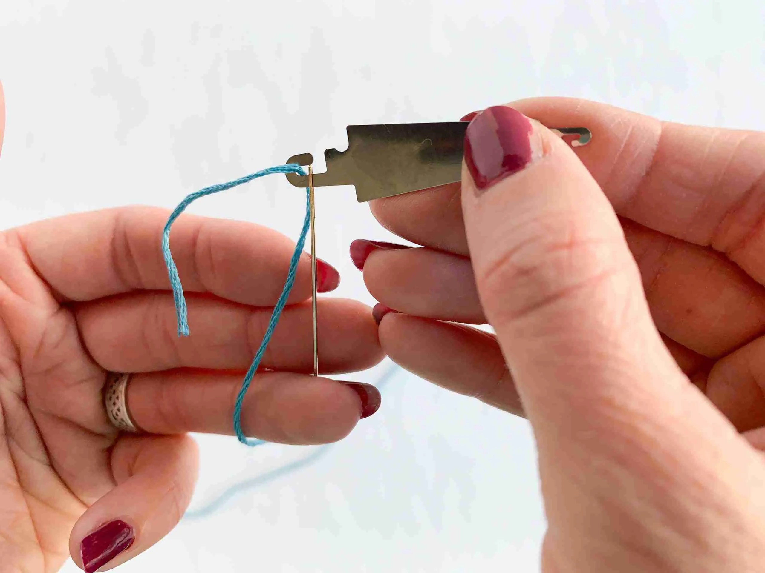 how to thread a needle