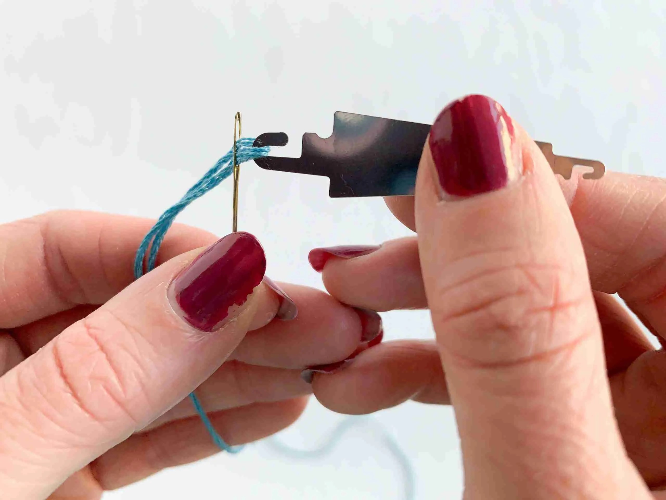 how to thread a needle