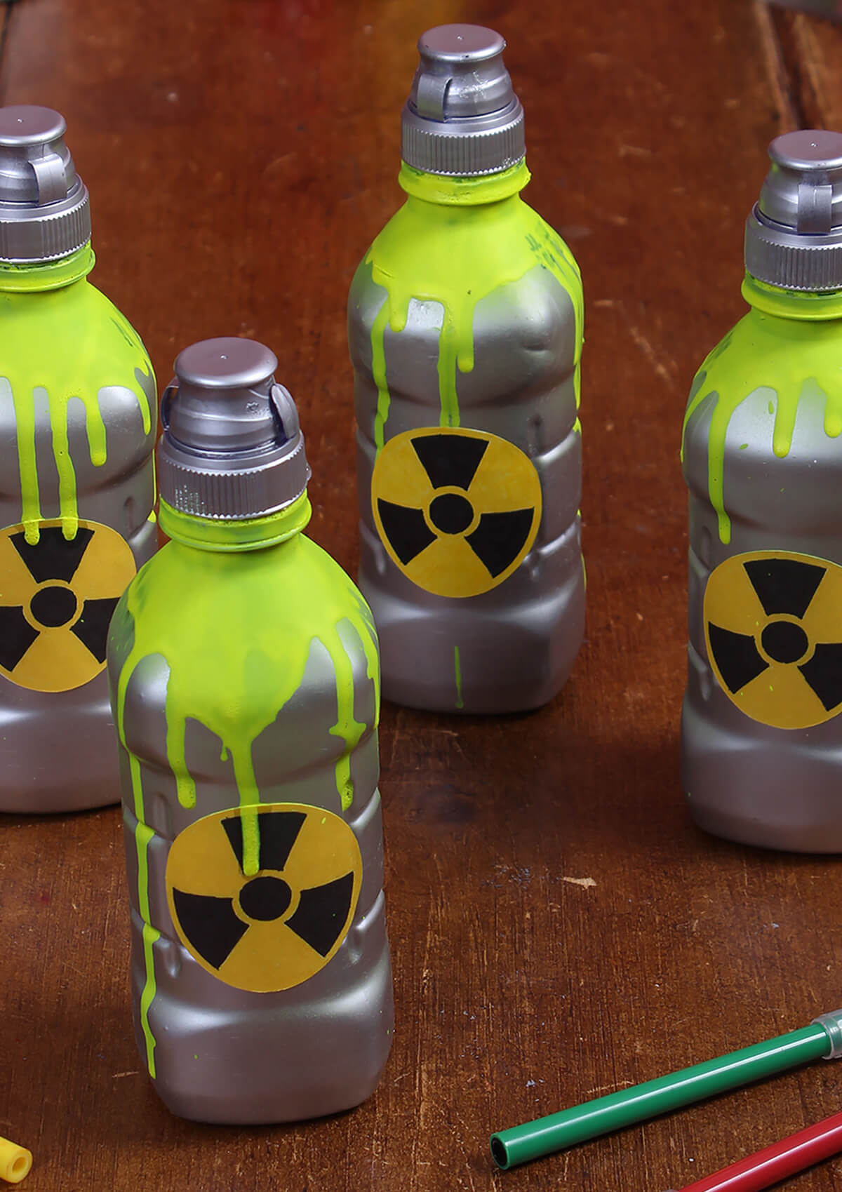 Make cool stuff from everyday things: an illustrated guide by scott bedford