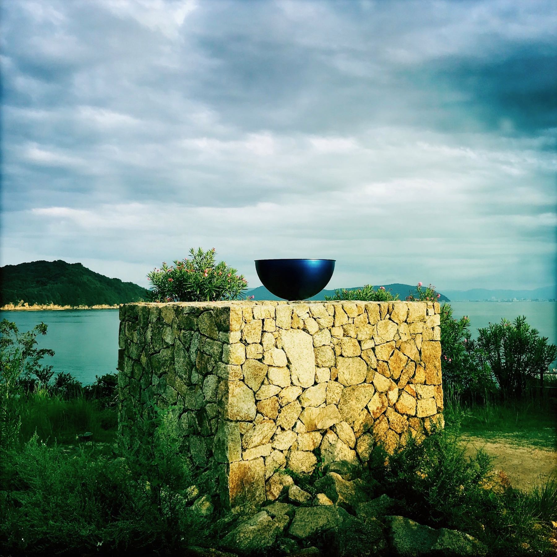 Kazuo Katase - Drink a Cup of Tea - Naoshima