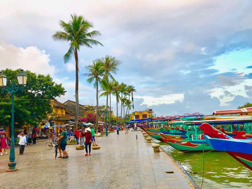 Promenade le long du fleuve - Hoi An - Vietnam