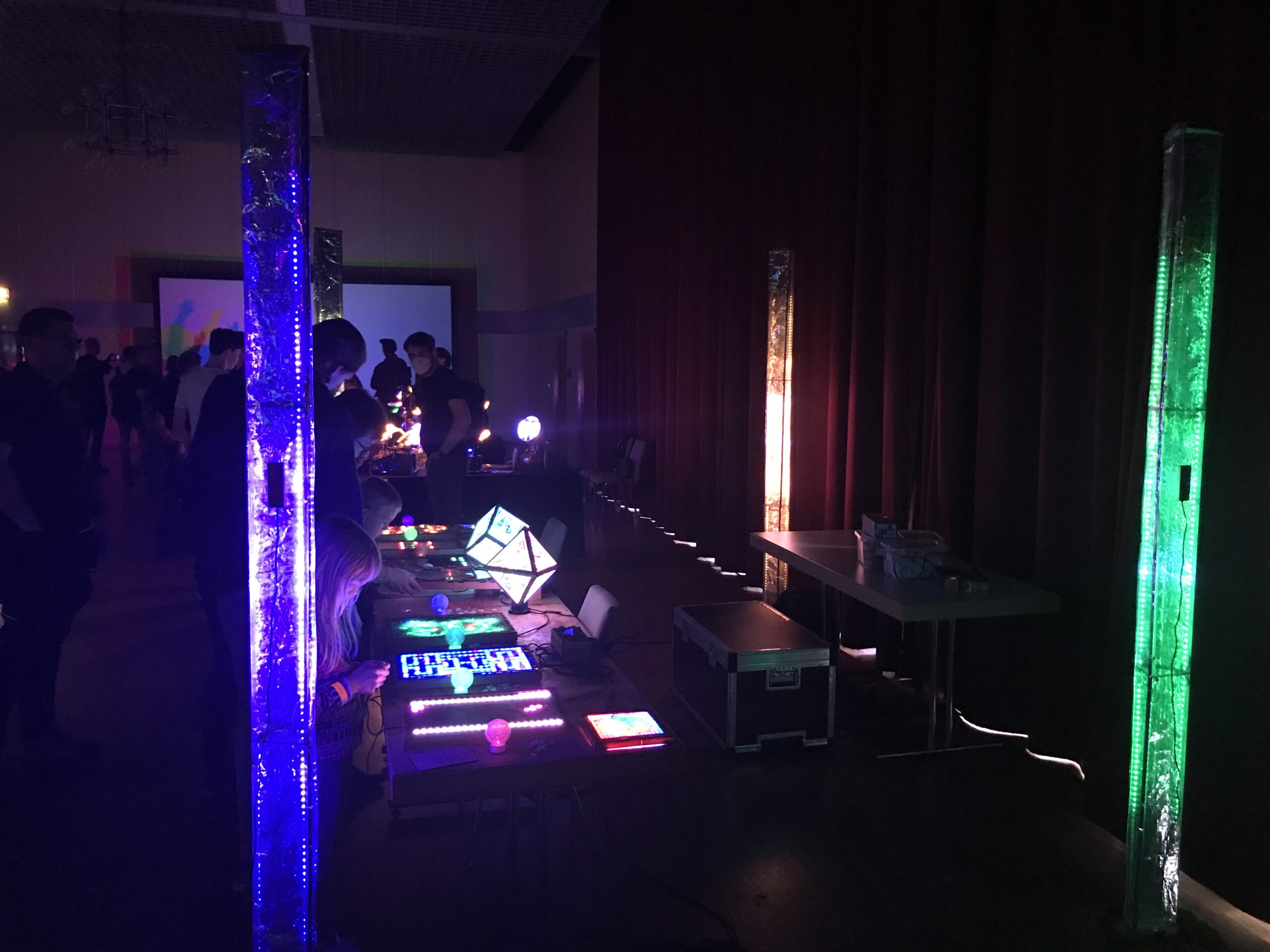 Alice - Between The Mirrors - Maker Faire Eindhoven