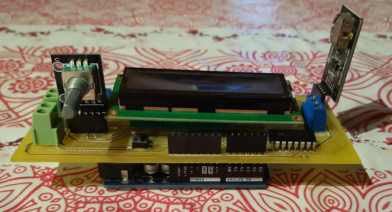 Erogatore mangimi solidi e liquidi per volatili. - 17dOPxzKXxgcS.jpeg