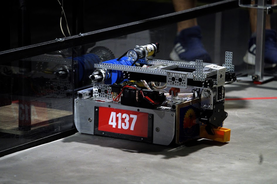 Islandbots FTC Robotics Team - Robotics1.jpeg