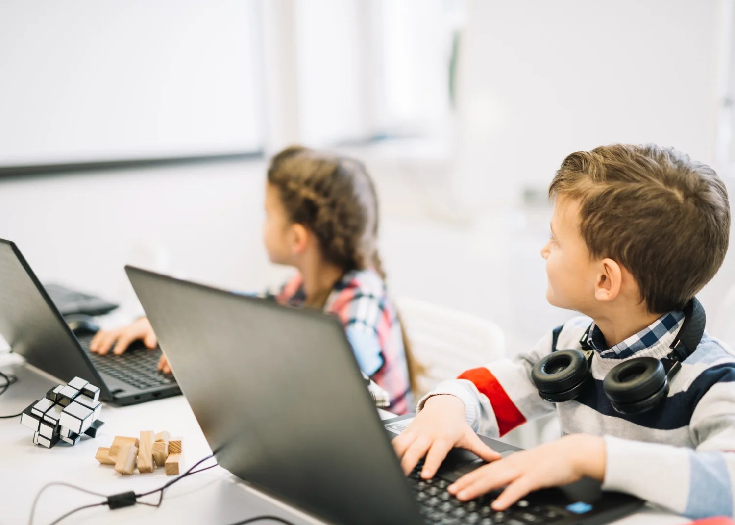 Best Kids Coding Bootcamp for Schools – Top Programs