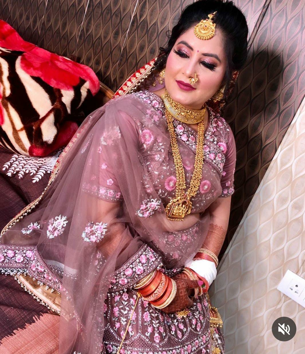 Kritika Kapoor Makeup Artist Services, Review and Info - Olready