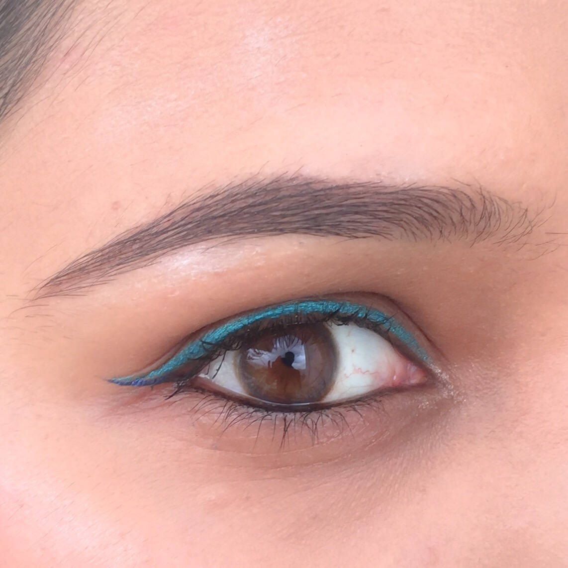 Nykaa GlamorEyes Eye Pencil Teal Spell Review MakeupAndSmiles