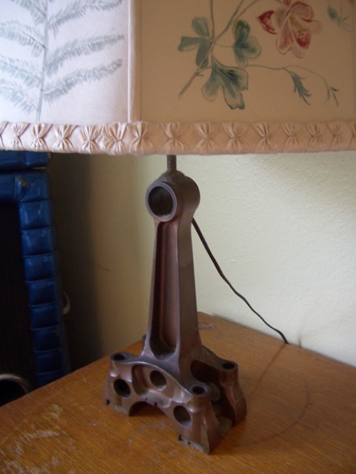 Connecting rod lamp