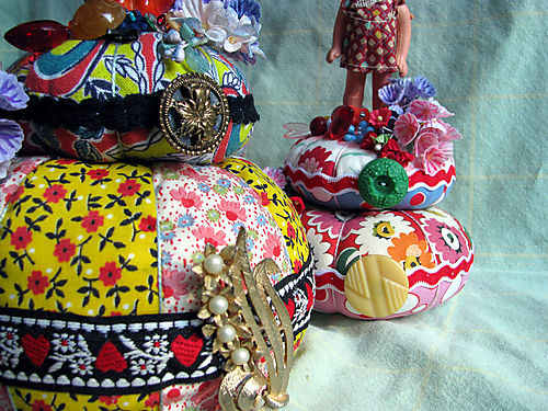Elizabeth Holcombe’s Pincushions