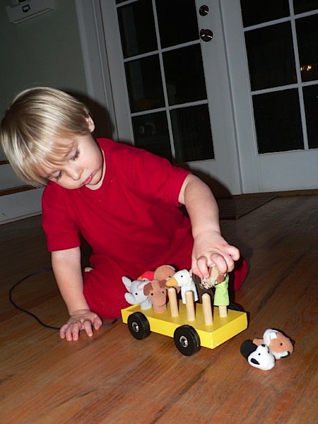 HOW TO – finger puppet bus