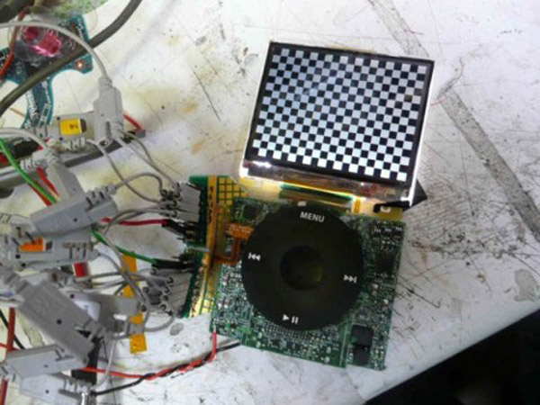 Reuse an iPod LCD