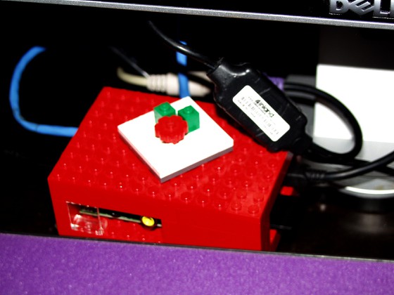 20130115-raspberry-pi-and-ps2-adapter