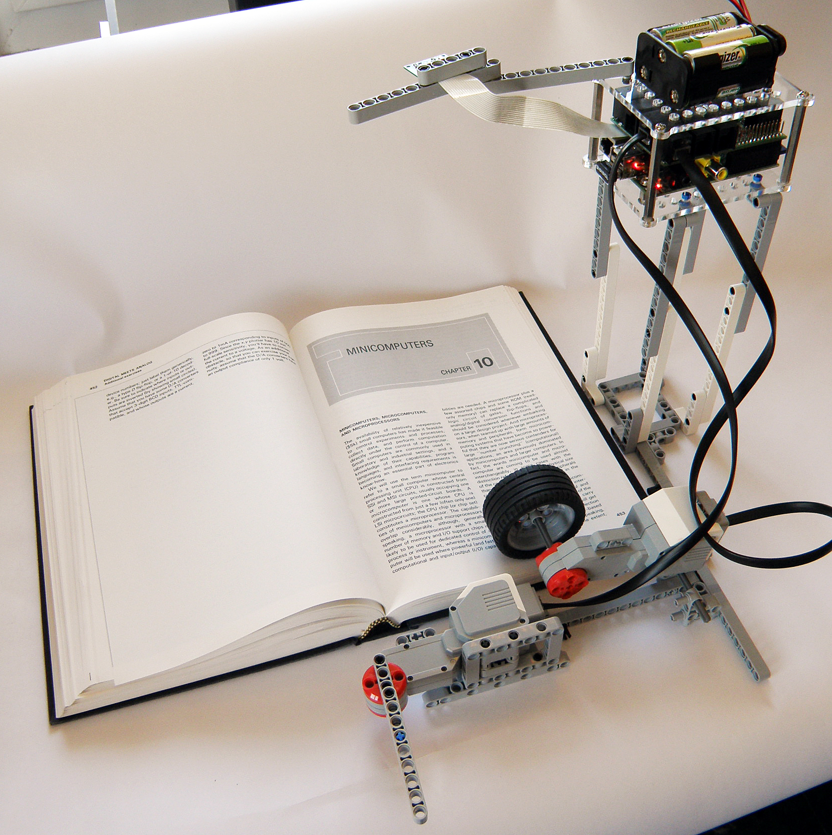 Lego Bookreader: Digitize Books With Mindstorms and Raspberry Pi