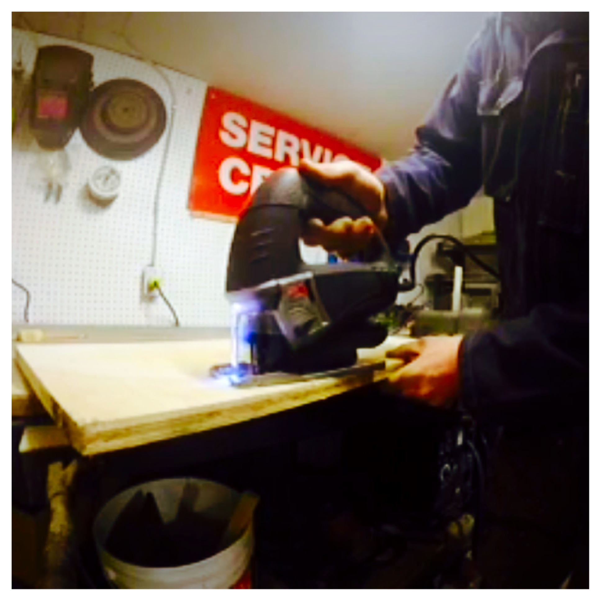 Start this by cutting a template out of a piece of 3/4" plywood. I made an oval in this project, but it could be any desired shape: circle, rectangle or square.