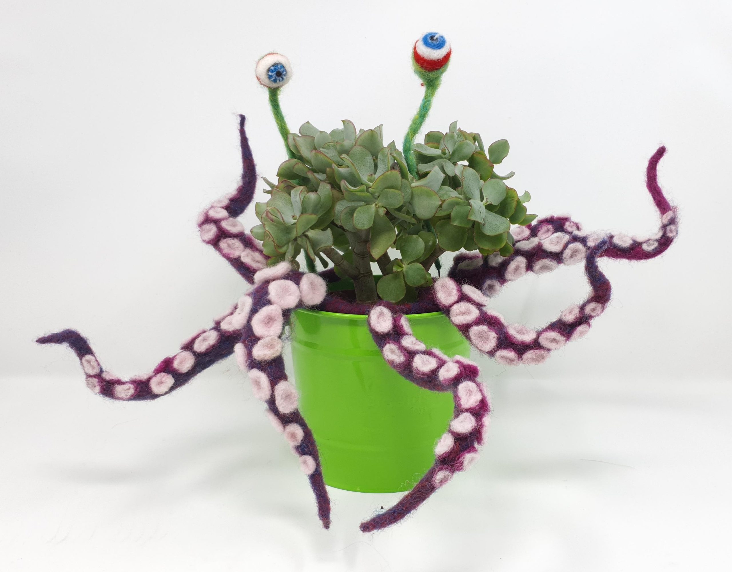 Needle Felted Eyeballs: Easy and Creepy
