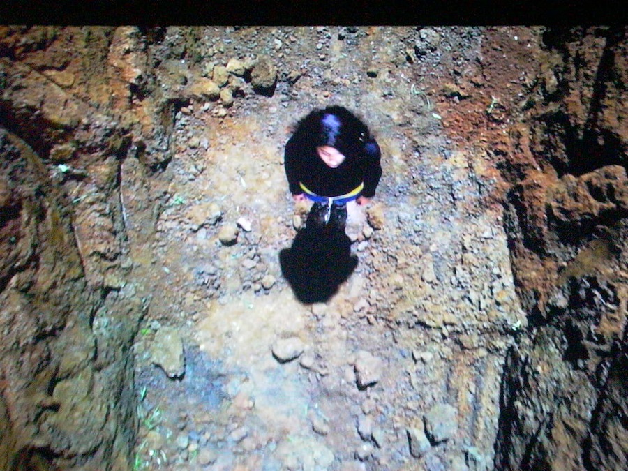 João Onofre, Untitled (N’en finit Plus), Vídeo HD Monocanal, PAL, 16:9, cor, som, 3' 03'' loop.