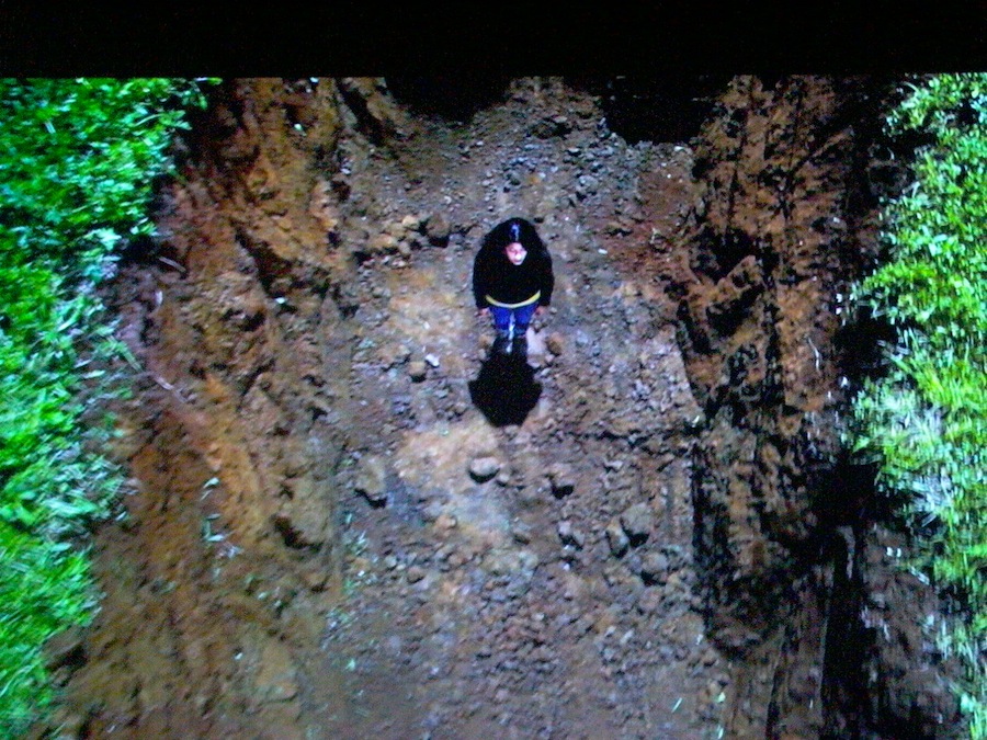 João Onofre, Untitled (N’en finit Plus), Vídeo HD Monocanal, PAL, 16:9, cor, som, 3' 03'' loop.