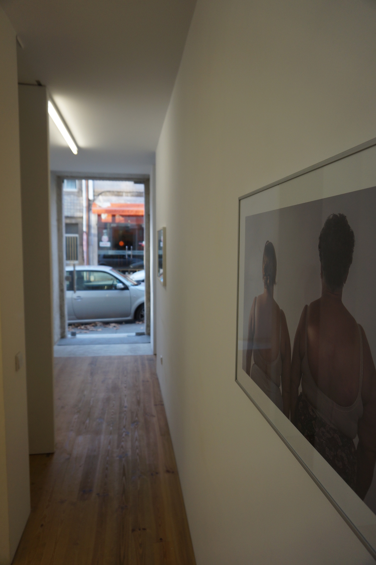 Vista da exposição 'Terreno' de Hernâni Reis Baptista e Raquel Moreira, Kubikgallery Porto.