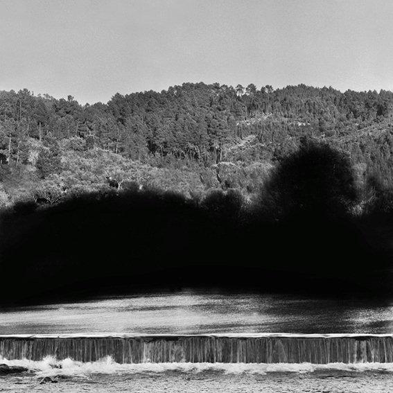 Exposição 'O espírito do lugar | Fotógrafos Contemporâneos' na Galeria Módulo. Cortesia Módulo, Lisboa.