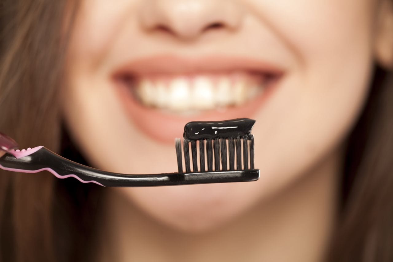 Charcoal toothpaste: pros & cons