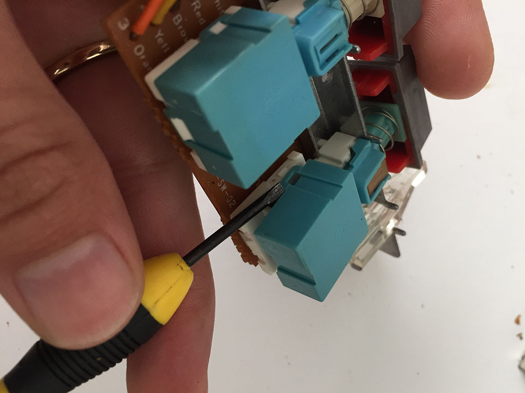 Little tabs keep these pieces together, most tabs cracked off when disassembling