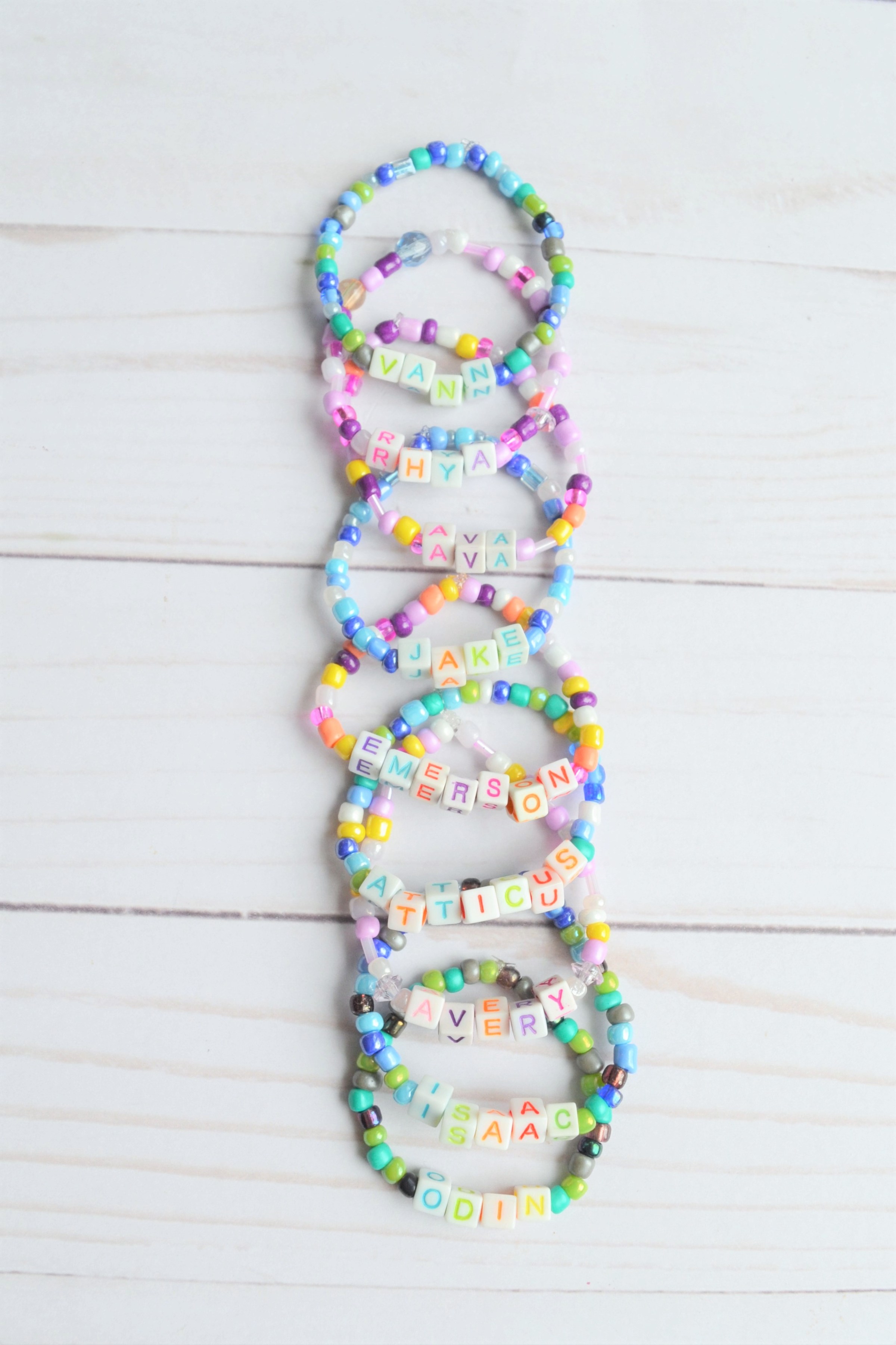 The Best DIY Easter Gift Ideas For Kids - DIY Beaded Bracelets 