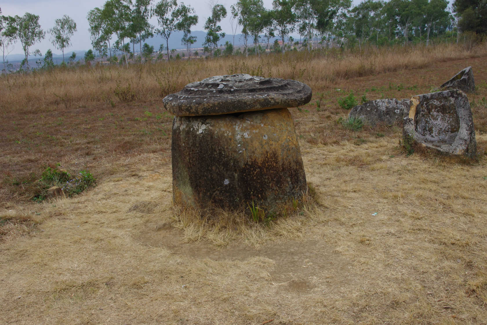 ジャール平原の石壺