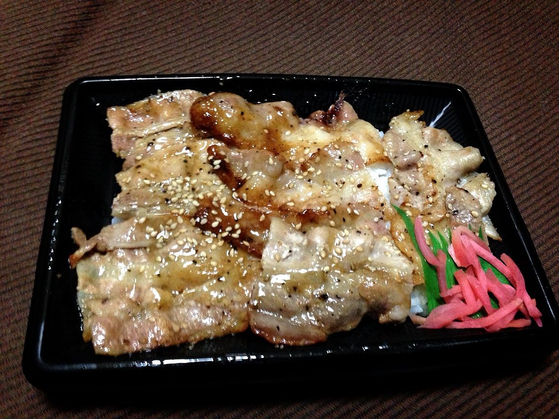 LAWSON100の豚塩カルビ丼
