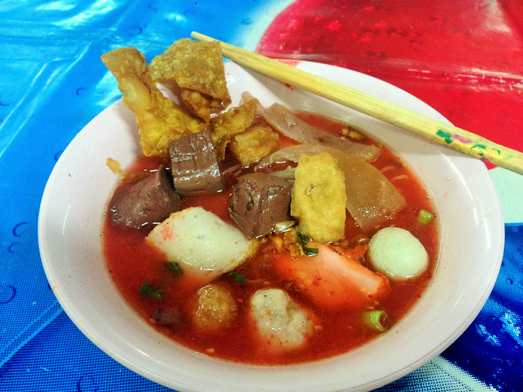 イエンターフォー（紅腐乳麺）