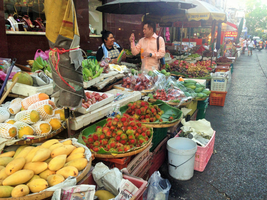 バンコクの果物屋