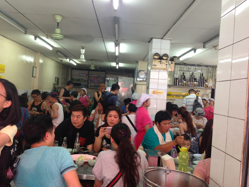 Raan Kaithong Pratunam（ラーン・ガイトーン・プラトゥーナム）の店内