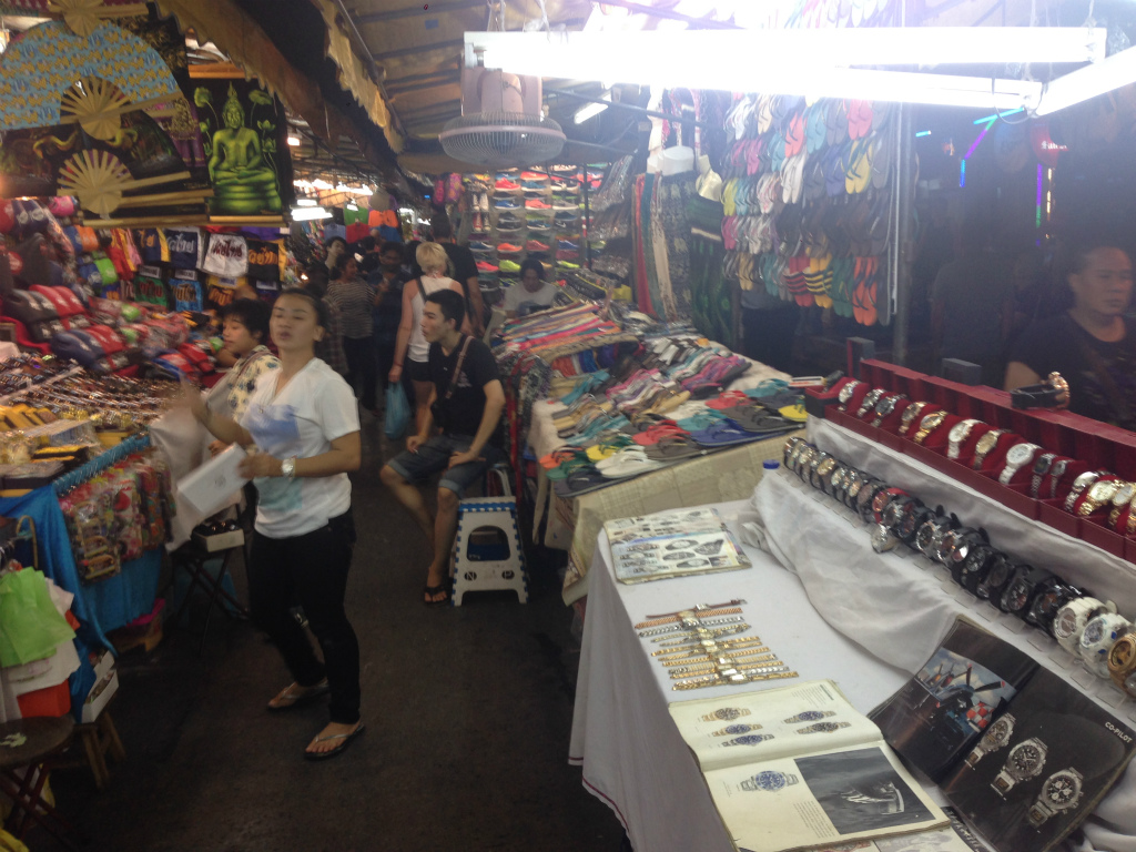 パッポンストリートの偽時計屋台