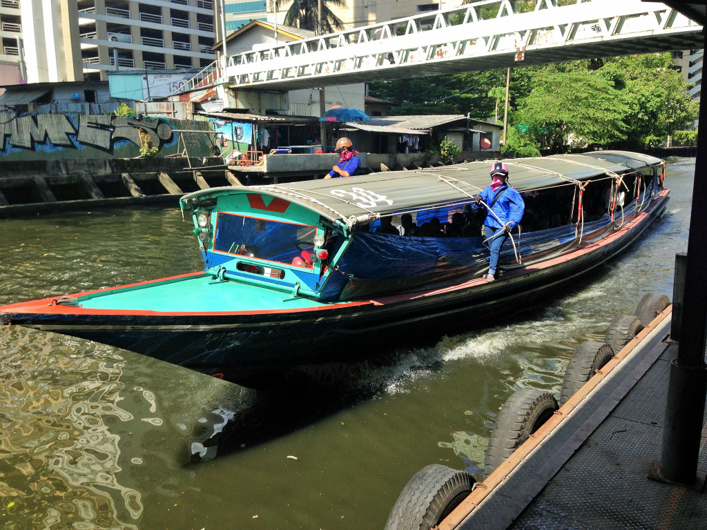 セーン・セープ運河乗り合いボート