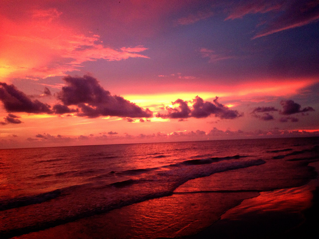 iPhoneで撮影したサイカオビーチの夕焼け