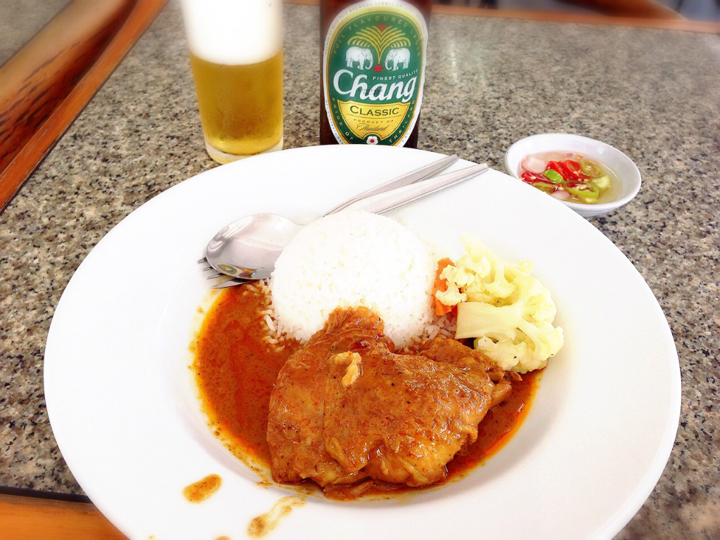 デンダムのチキンマッサマンカレー90B