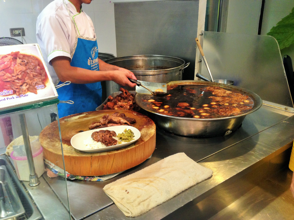 MBKのフードコートのカオカーム屋