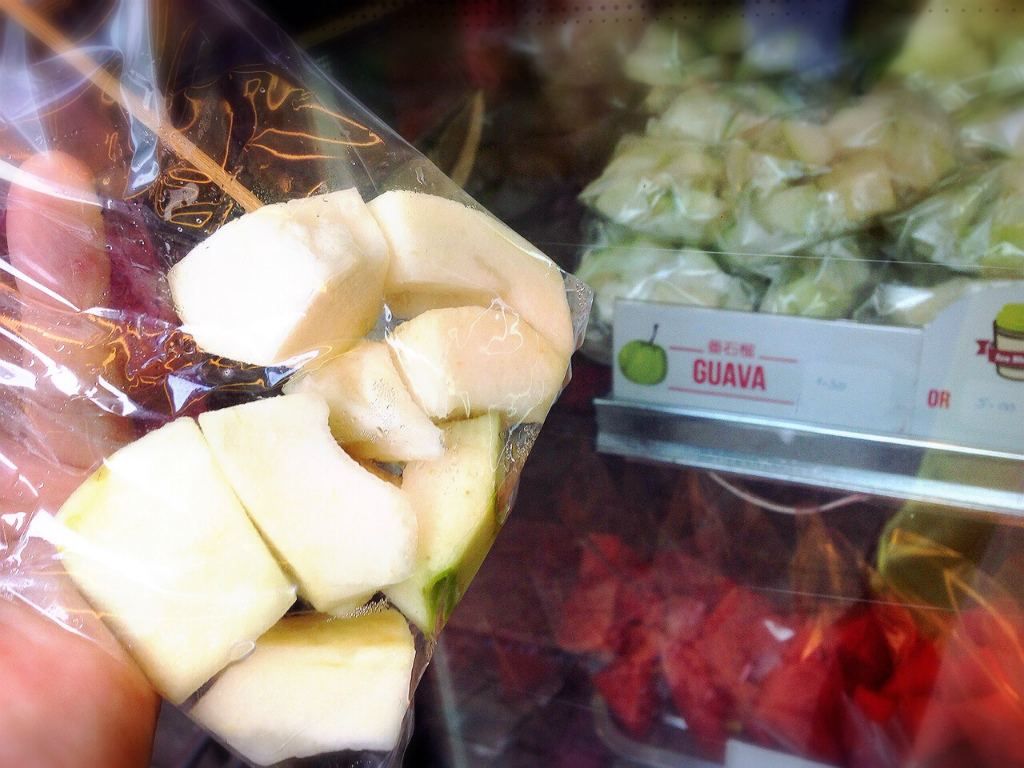 中華街のグァバ（蕃石榴）