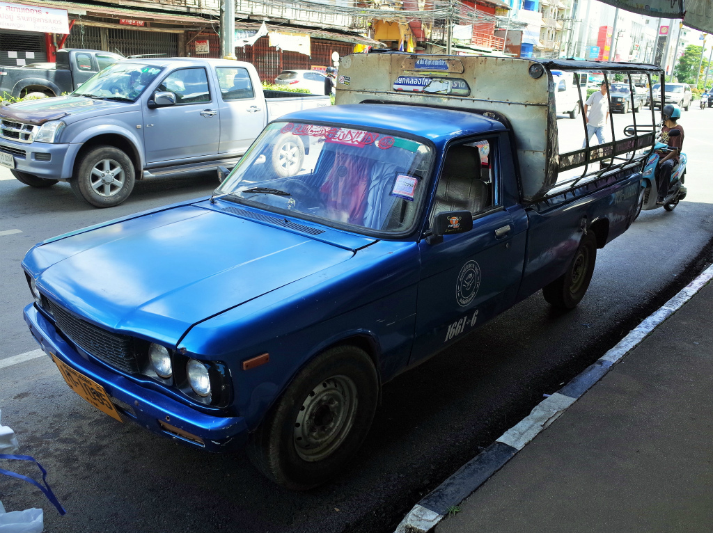 フェリー乗り場行きソンテウ